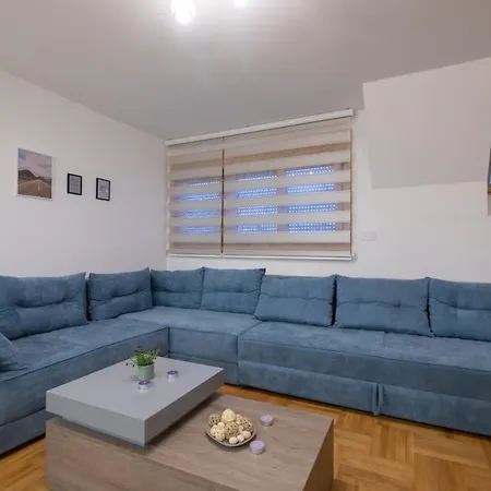 Apartman Vienna 3 *