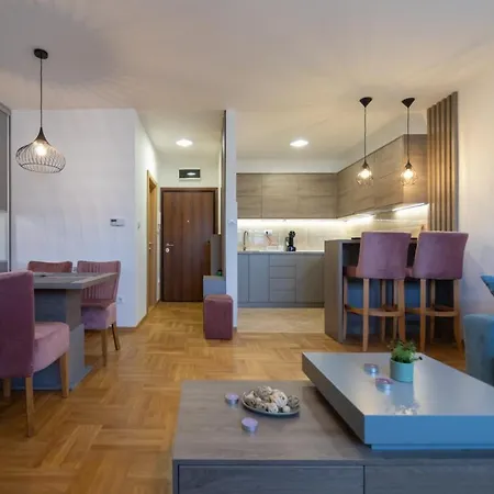 Vienna 3 *